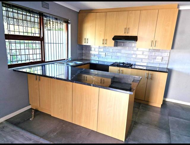1 BEDROOM PROPERTY TO RENT IN PAROW NORTH